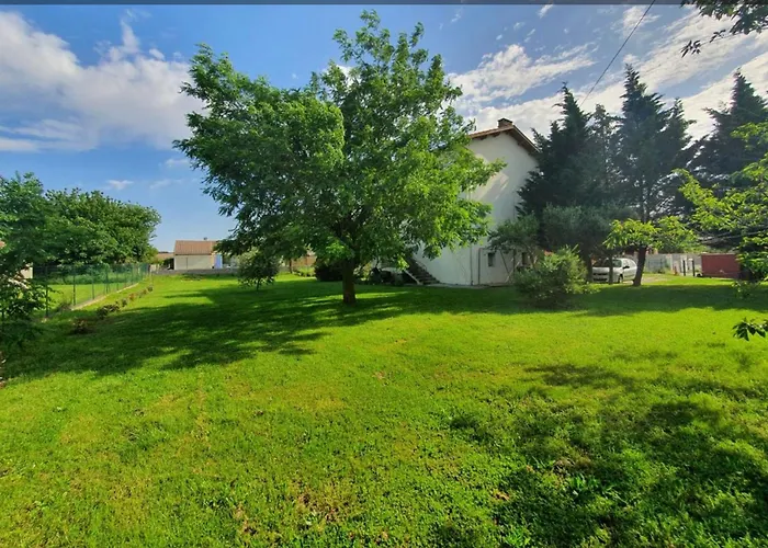 Maison d'hôtes: Villa La Libellule 5 Chambres 2 Sdb 2 Wc Grand Jardin et Parking Privé