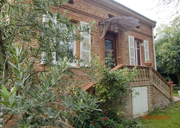 La Villa Des Violettes