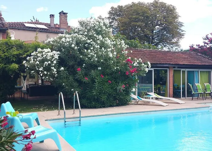 La Villa Des Violettes